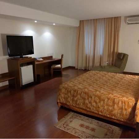 Master Plaza Hotel บาร์บาเซนา ภายนอก รูปภาพ
