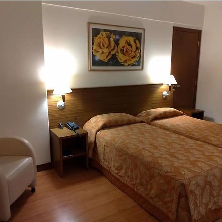 Master Plaza Hotel บาร์บาเซนา ภายนอก รูปภาพ